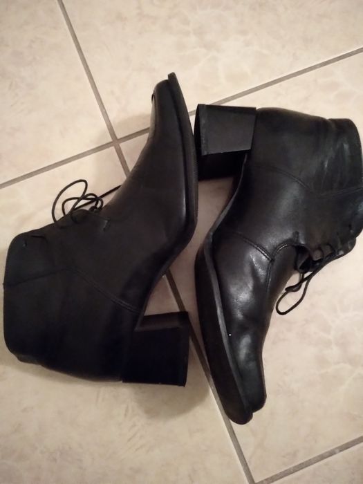Botki czarne skóra naturalna 38,polskie producent,dlugosc wkładki 24,8