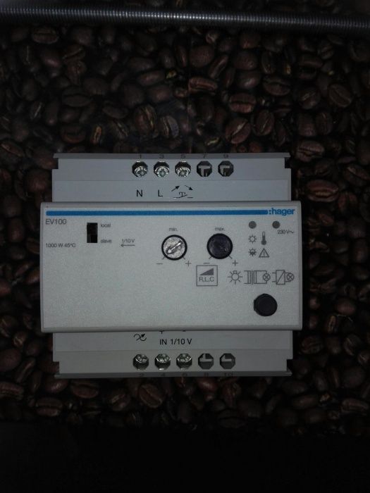 Ściemniacz zdalny na szynę EV100 Hager