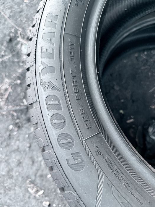 225 55 17 Goodyear UltraGrip Perfomance + 99% 2024 Шини Зима