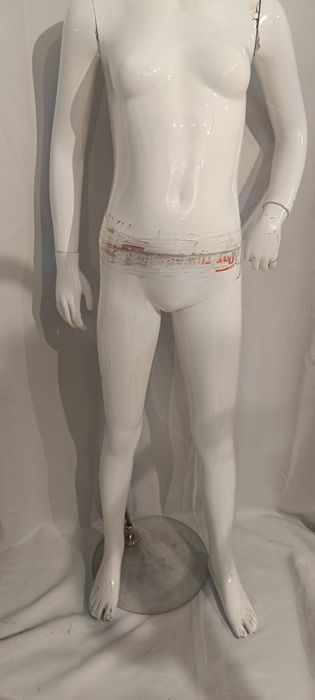 Manekin 150 cm dziecięcy pełnopostaciowy