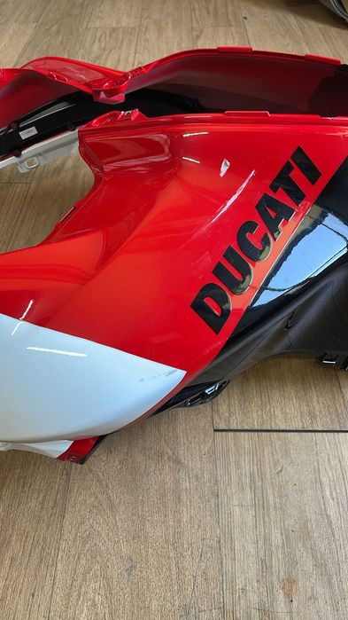 CARENAGEM TANQUE DE COMBUSTIVEL PARA DUCATI MULTISTRADA V4 PIKES PEAK