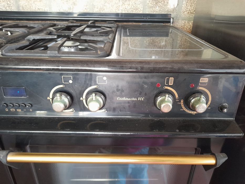 Fogão industrial com 4 fornos