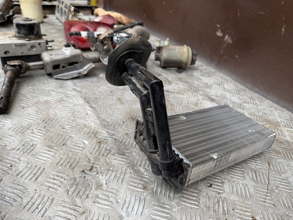 Радиатор печки Renault Scenic RX4 год 2002