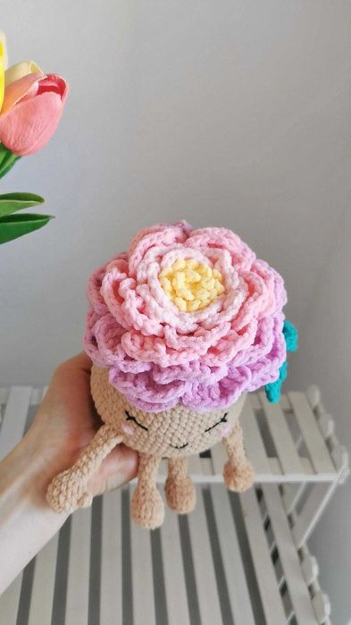 Piwonia na szydełku, kwiatek handmade, dekoracja