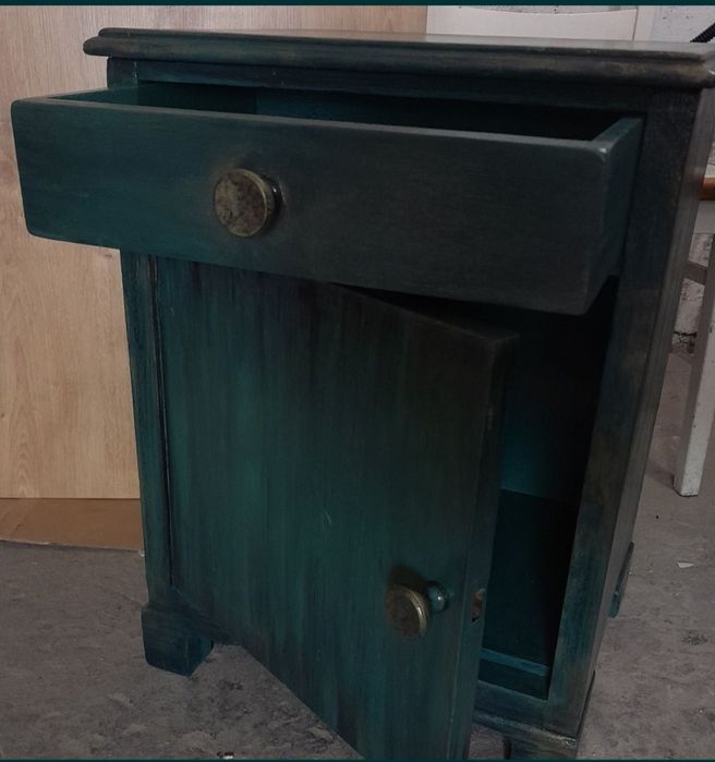 Szafka nocna- ręcznie malowana retro odnowiona