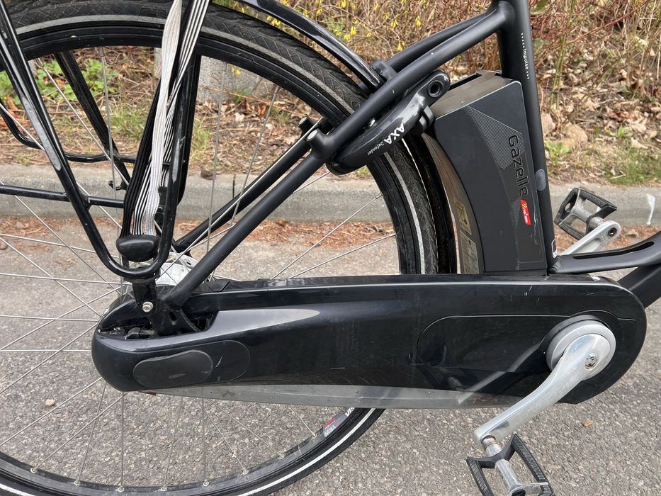 Ladny rower elektryczny GAZELLE z silnikiem centralnym IMPULSE 36v /B