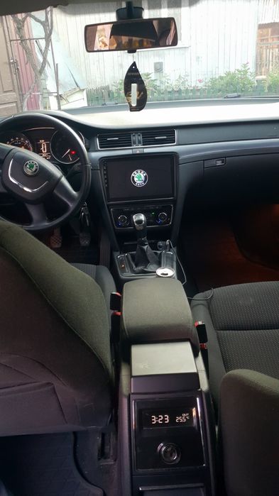 Skoda Superb 2 2011