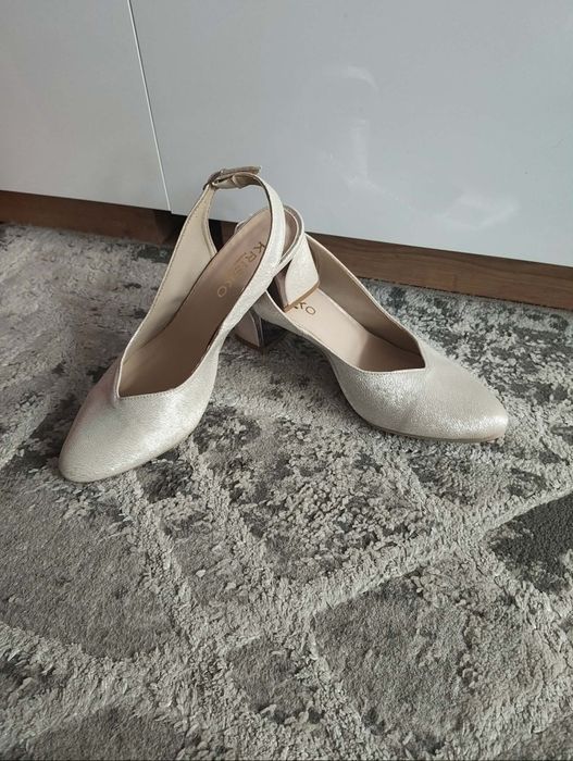 Buty damskie 39 złote Krisko