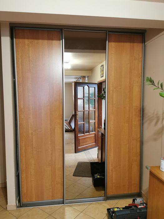 Szafa wnękowa z drzwiami przesuwnymi 190cm szer x 253cm wysokość