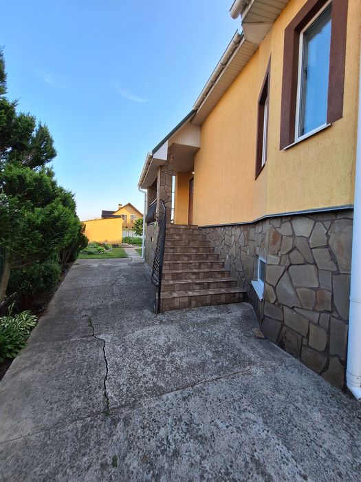 Будинок 228м в 3х рівнях +10 с +гараж  Бориспіль