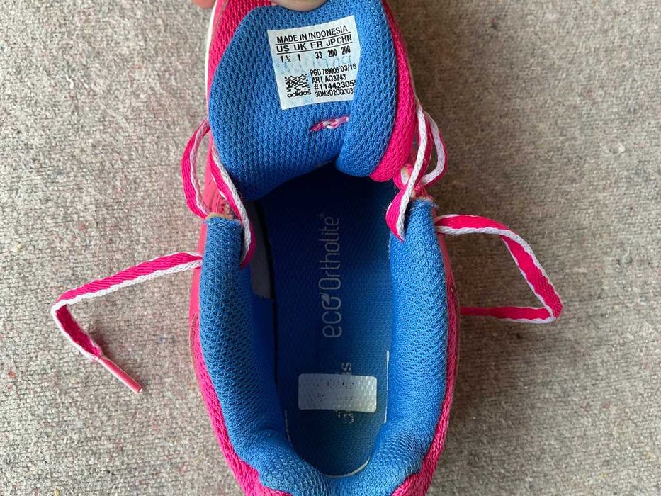 Кросовки adidas  33р
