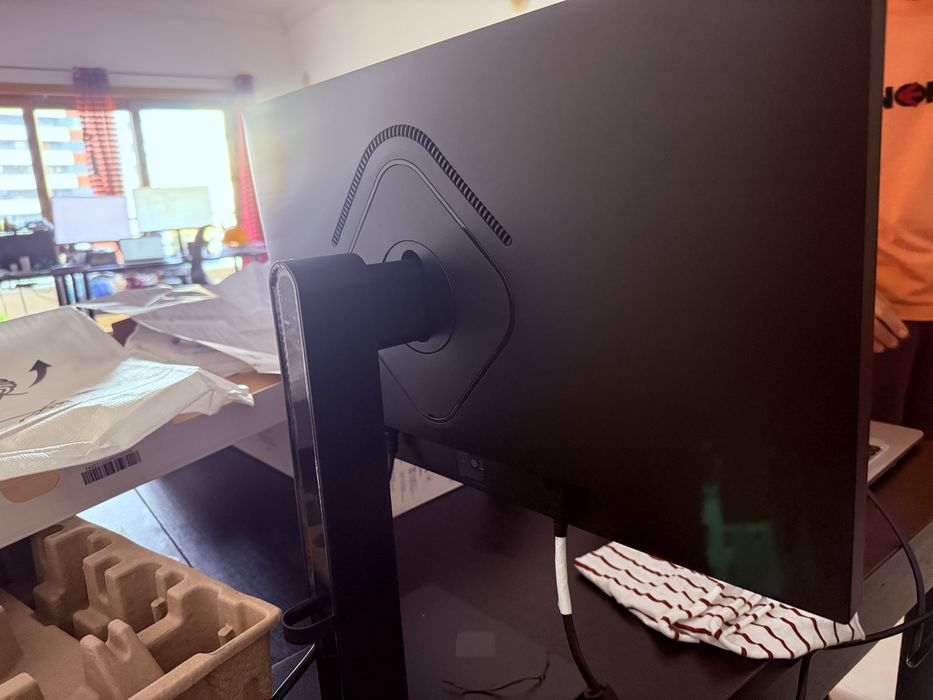 Monitor Omen 24 FHS com Seguro + 3 anos garantia