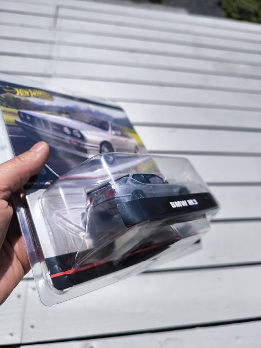 Hot wheels premium 1:43 BMW M3 E30 mint