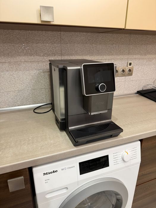 кавоварка NIVONA CafeRomatica NICR 970
пробіг 8000+молочник