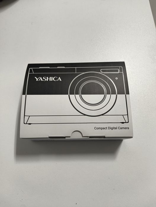 Câmara Yashica digimate