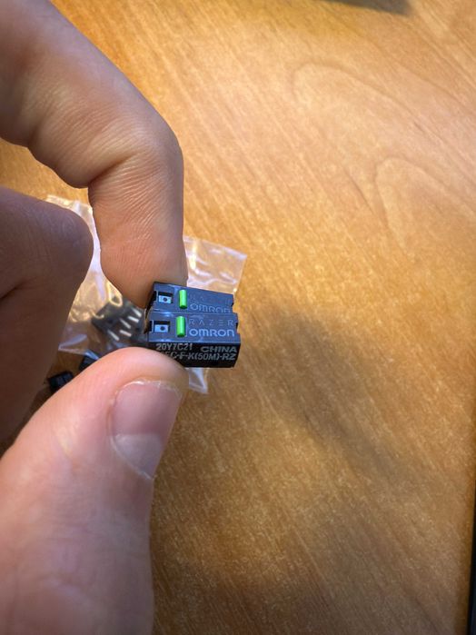 Микрики кнопки Omron Japan D2F-F-3-7 Logitech D2FC-F-K(50M)-RZ Razer