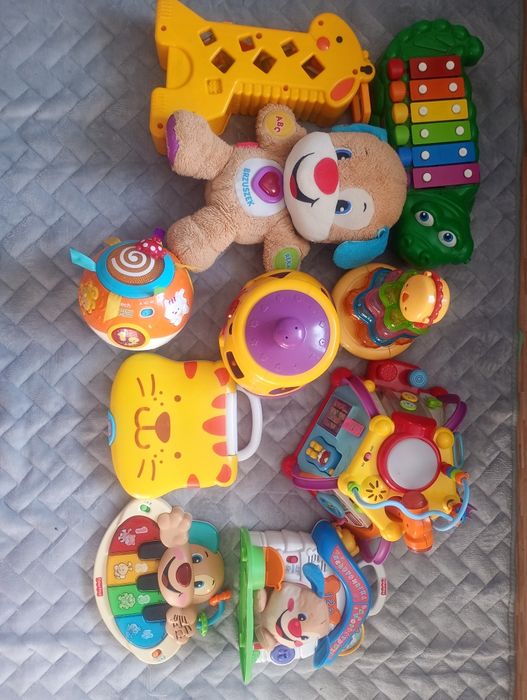 Zestaw zabawek dla niemowlaka fisher price