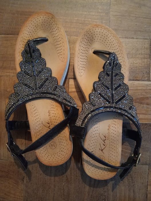 Vendo sandálias verão