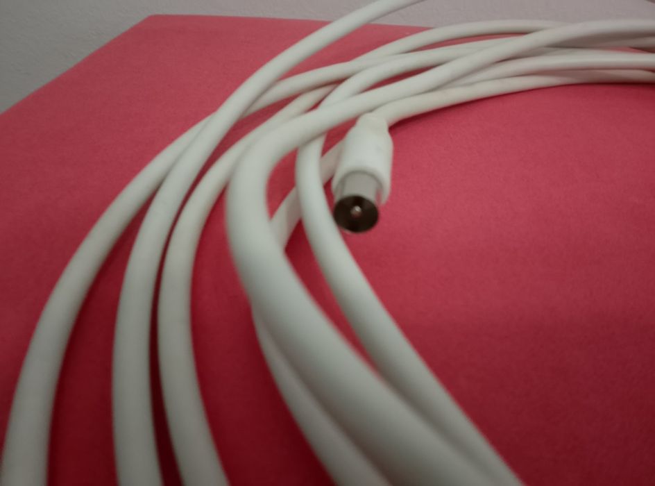 Cabo de TV  como novo