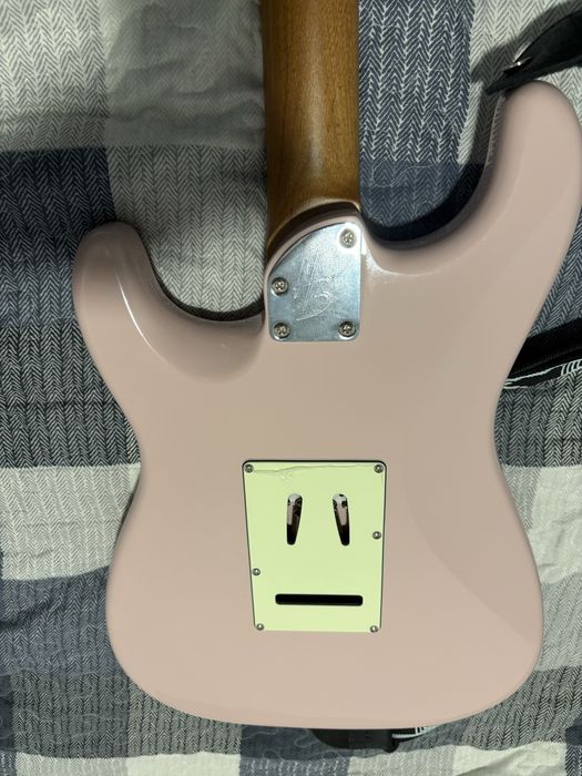 Guitarra eletrica nova