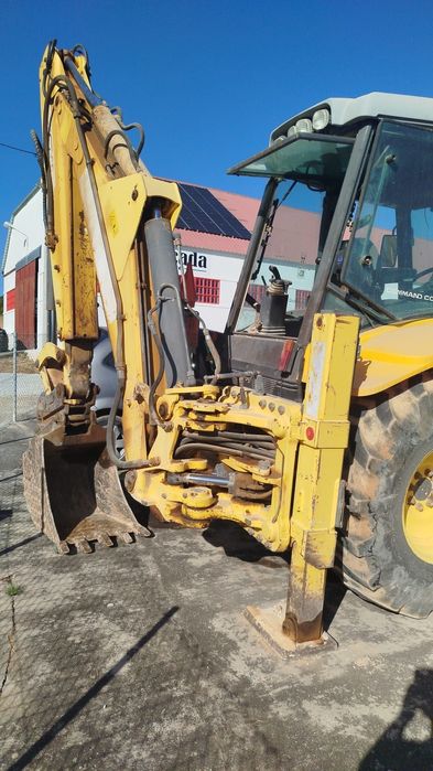 Retroescavadora new holland