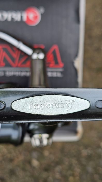 Kołowrotek Favorite venza 2000