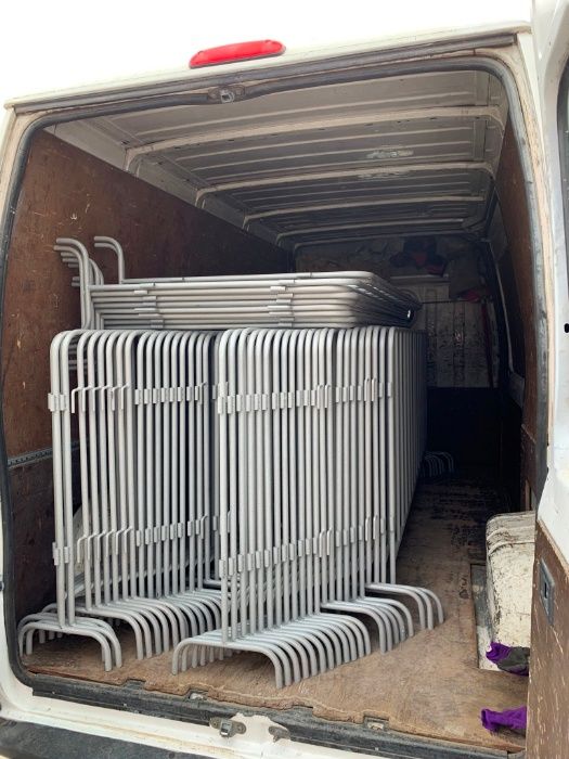 Аренда краш барьеров. Аренда заборов