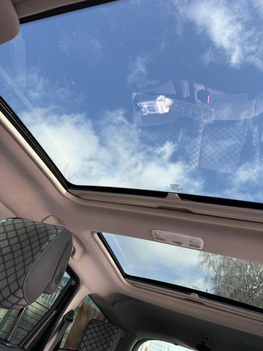 Продам машину Renault Scenic 2011