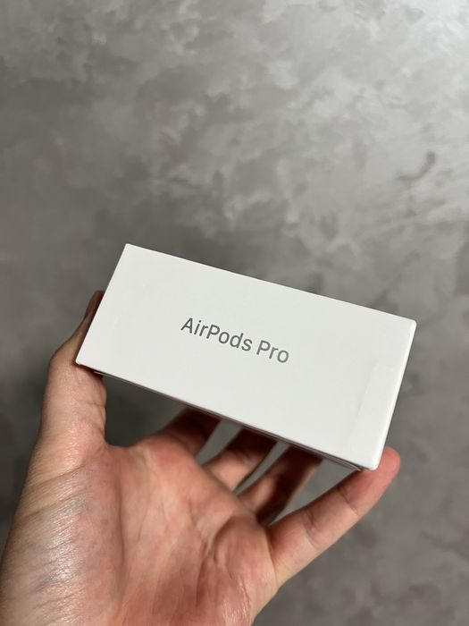 Apple AirPods Pro (2nd generation) з MagSafe кейсом — нові