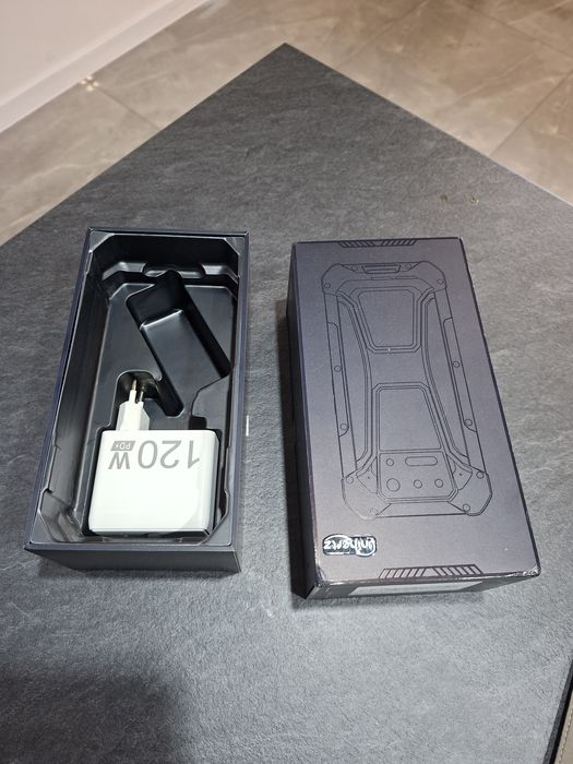 Telefon uniherz tank 2 pro