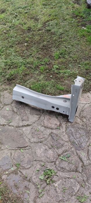 Podłużnica  prawa Corolla E21