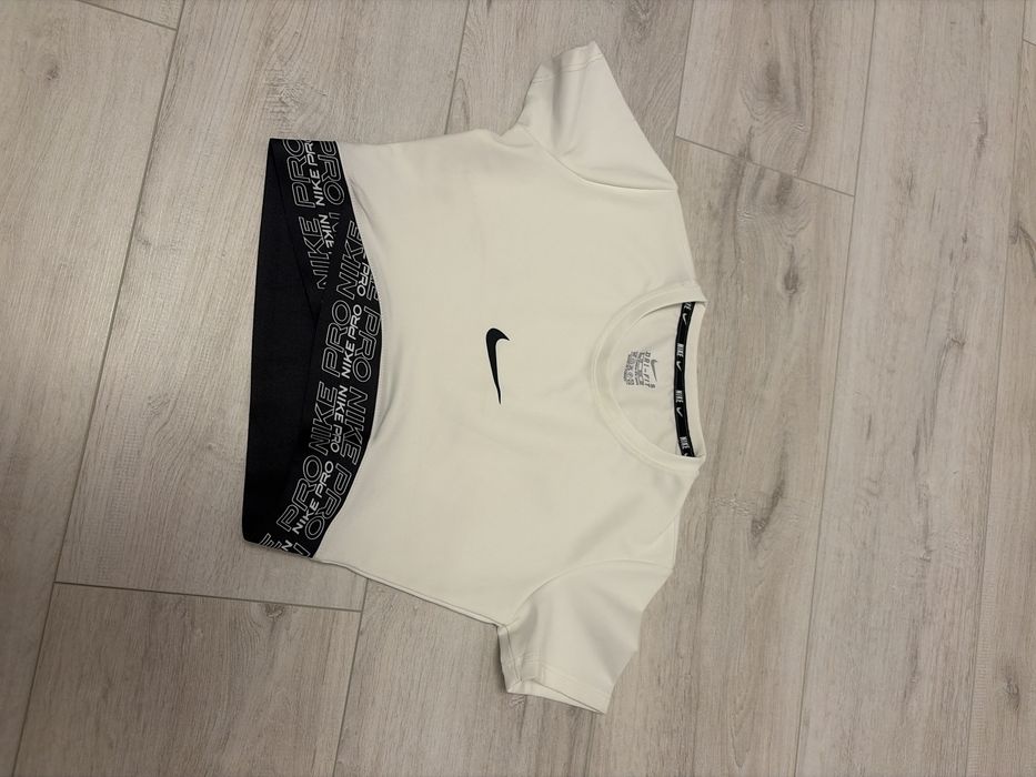 спортивний топік NIKE, розмір S