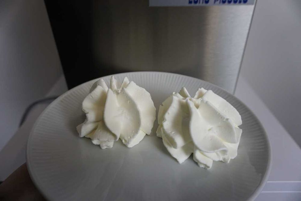 Automat do bitej śmietany Sanomat Euro-Piccolo 1,5L w stanie idealnym