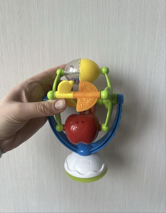 Розвиваюча іграшка на присосці Chicco «Фруктове колесо»