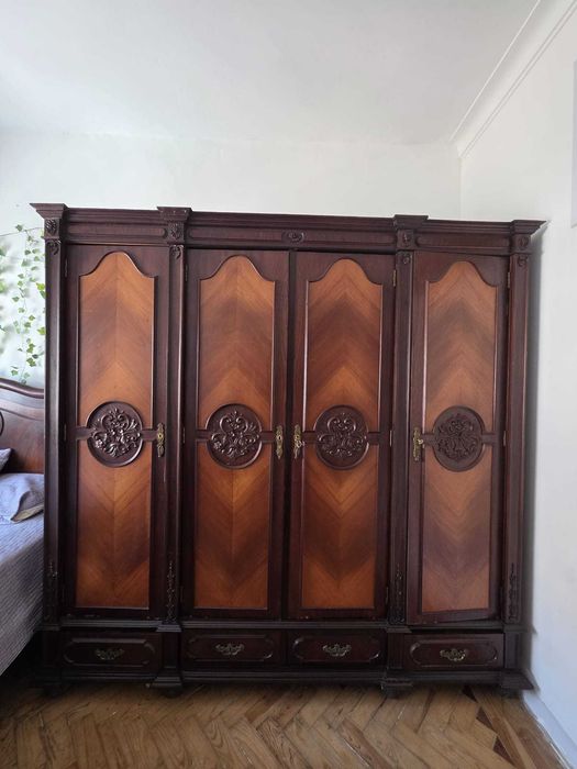 Guarda-roupa de 4 portas