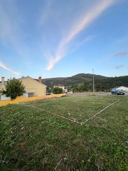 Terreno com Projeto em Loteamento – Góis