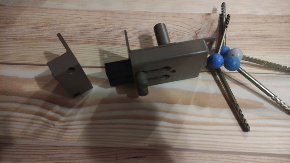 Замок ссср накладний на двері чи в гаражні ворота