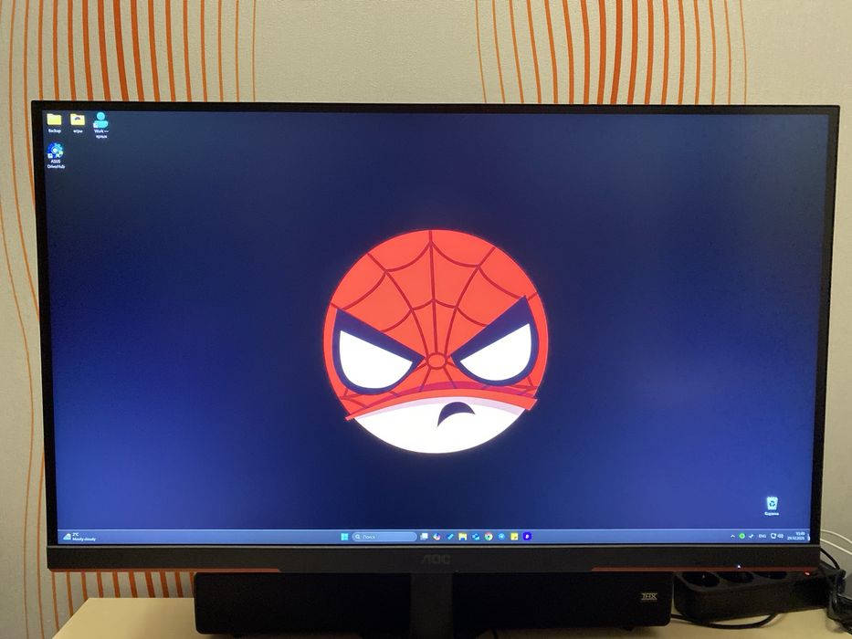 Монитор AOC в идельном состоянии