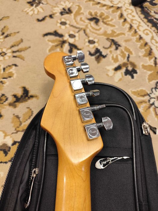 Fender Stratocaster - piękny jesion.