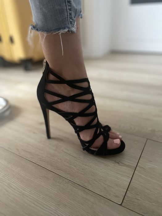 Sandałki czarne zamszowe