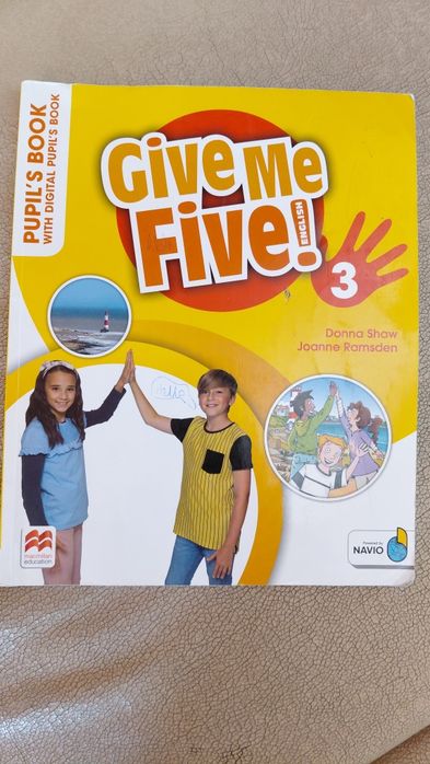Podręcznik do języka angielskiego  Give  Me Five 3