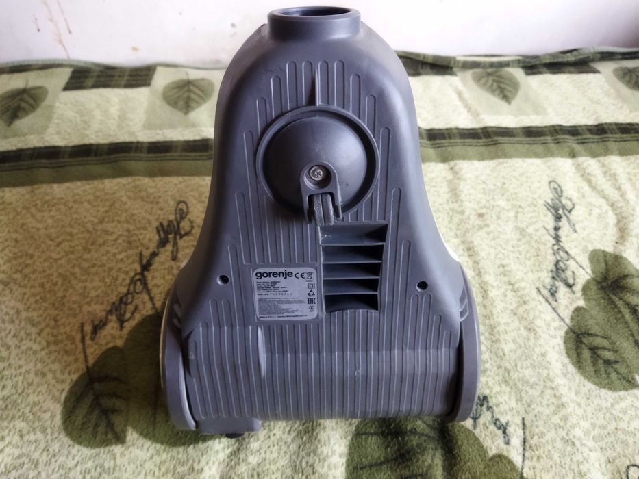 Пылесос Gorenje с контейнером 1900W.