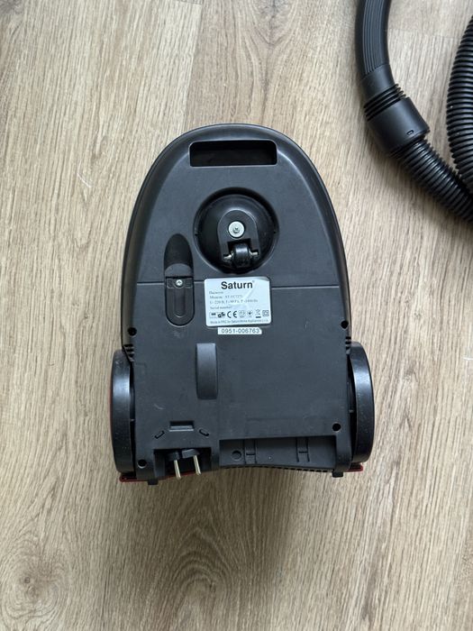 Пилосос Saturn 1400W