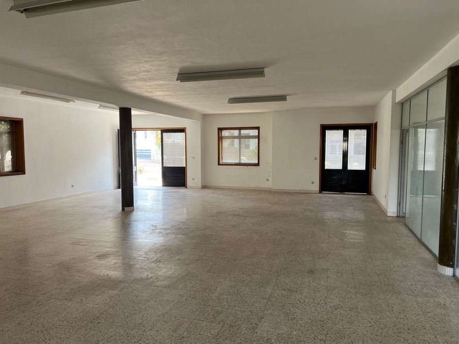Arrenda-se Espaço Comercial 200 m²