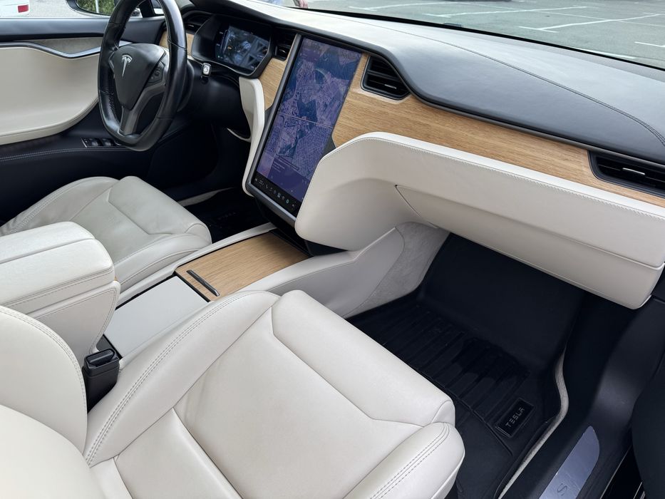 Tesla model S 100D, 2018 року(Тесла модель S) повний привід,  красивого чорного кольору