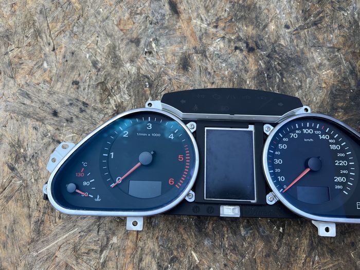 Licznik AUDI A6 C6 Diesel kolorowy fis EUROPA