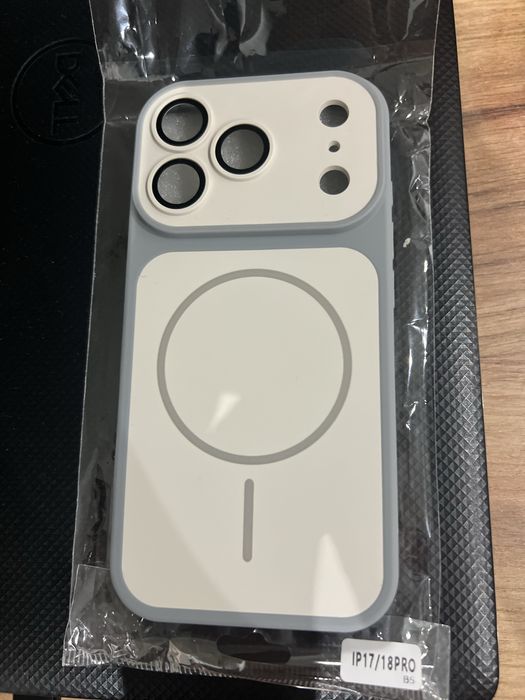 Чохол на iphone 17/18 pro