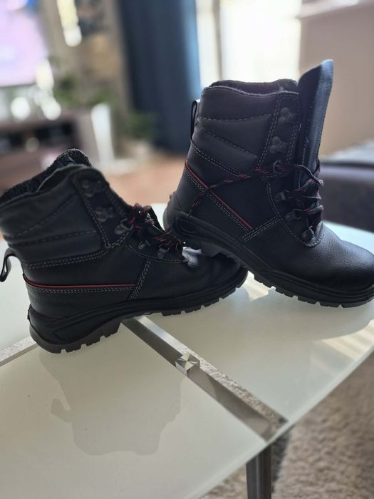 Buty robocze/ochronne-nowe roz. 43
