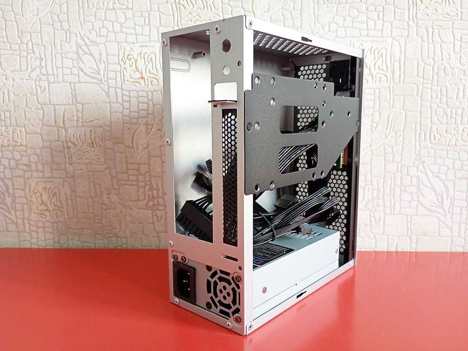 Mini-ITX SKTC A09 Silver