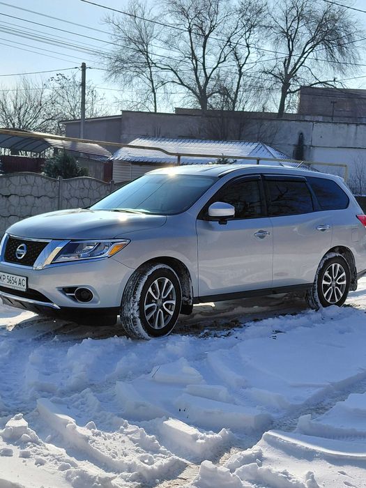 Nissan Pathfinder r52